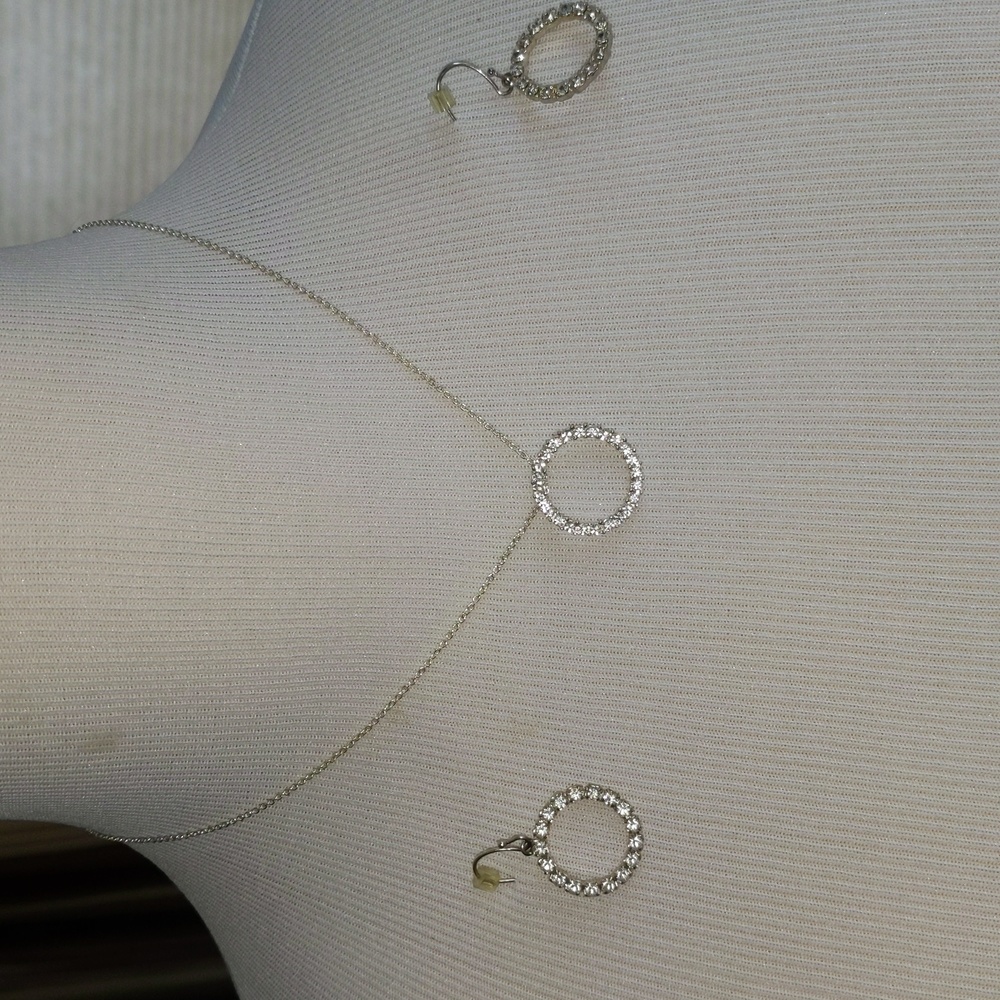 Necklace and earrings set